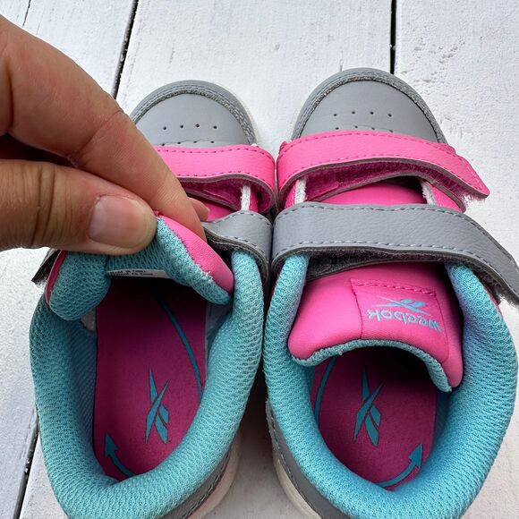 Weebok by Reebok - Size 9 - Picture 6 of 10